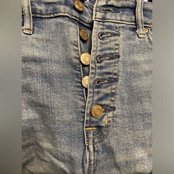 GAP light wash cigarette jeans size - Picture 4 of 4